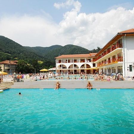 Sara'S Sons Hotel Байле Херкулане Екстериор снимка