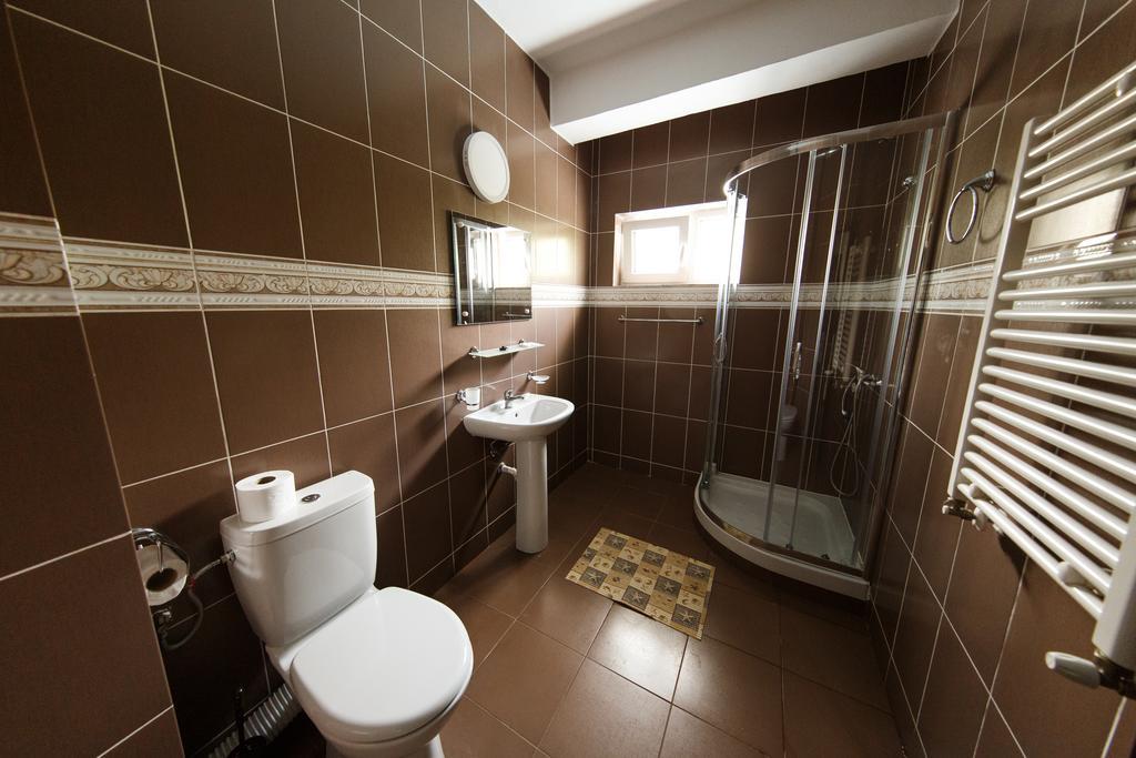 Sara'S Sons Hotel Байле Херкулане Екстериор снимка