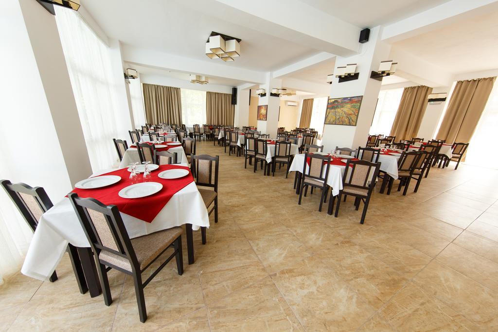 Sara'S Sons Hotel Байле Херкулане Екстериор снимка